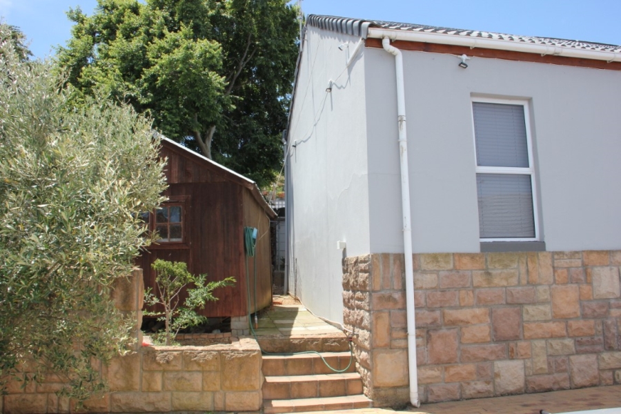 To Let 3 Bedroom Property for Rent in Heldervue Western Cape